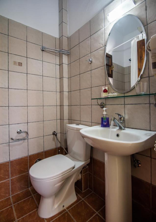 Tzivaeri Studios Zefiría Buitenkant foto
